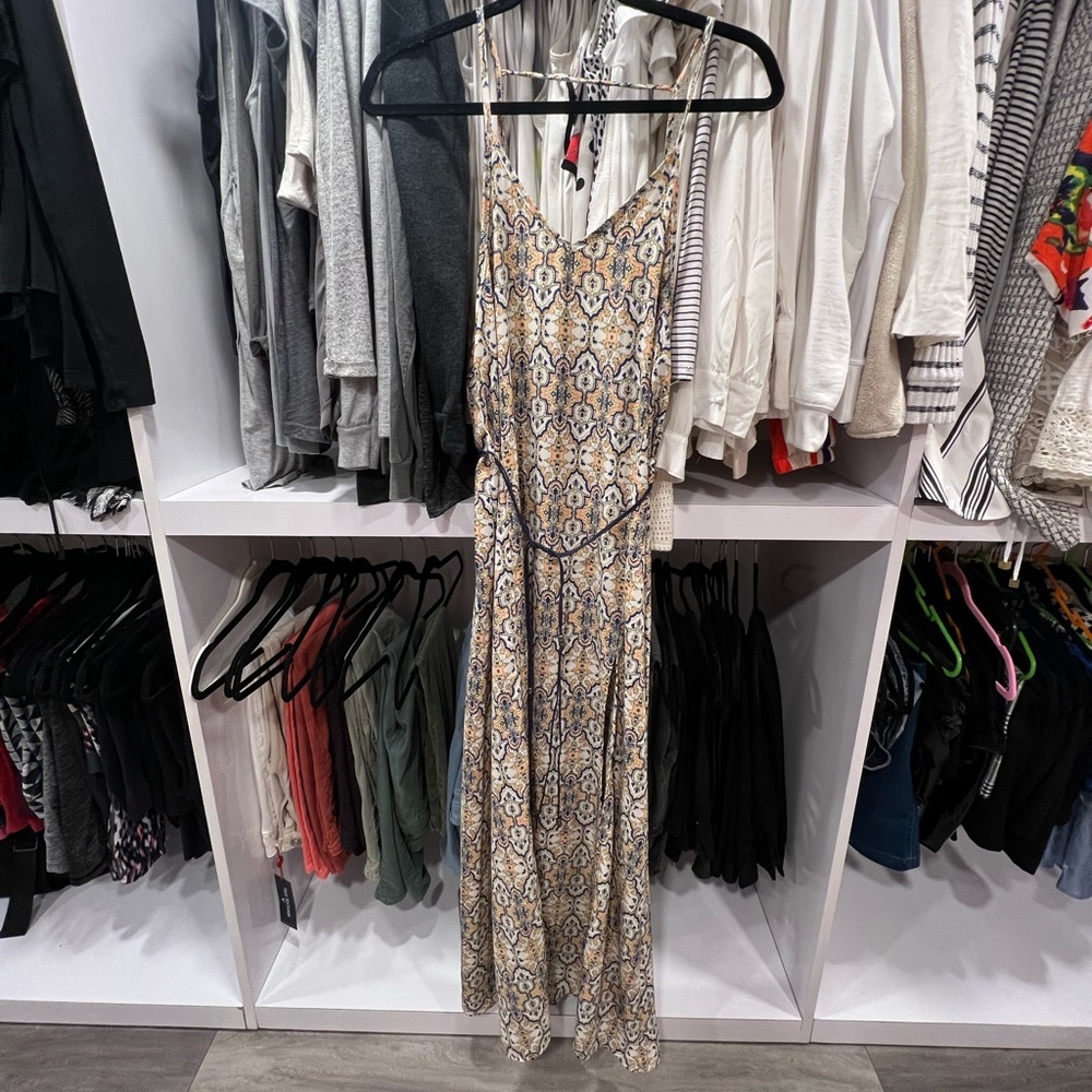 Fab’ rik open back & high slit maxi